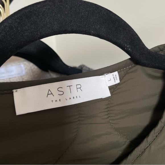 Green Quilted Puffer Jacket - Picture 3 of 4